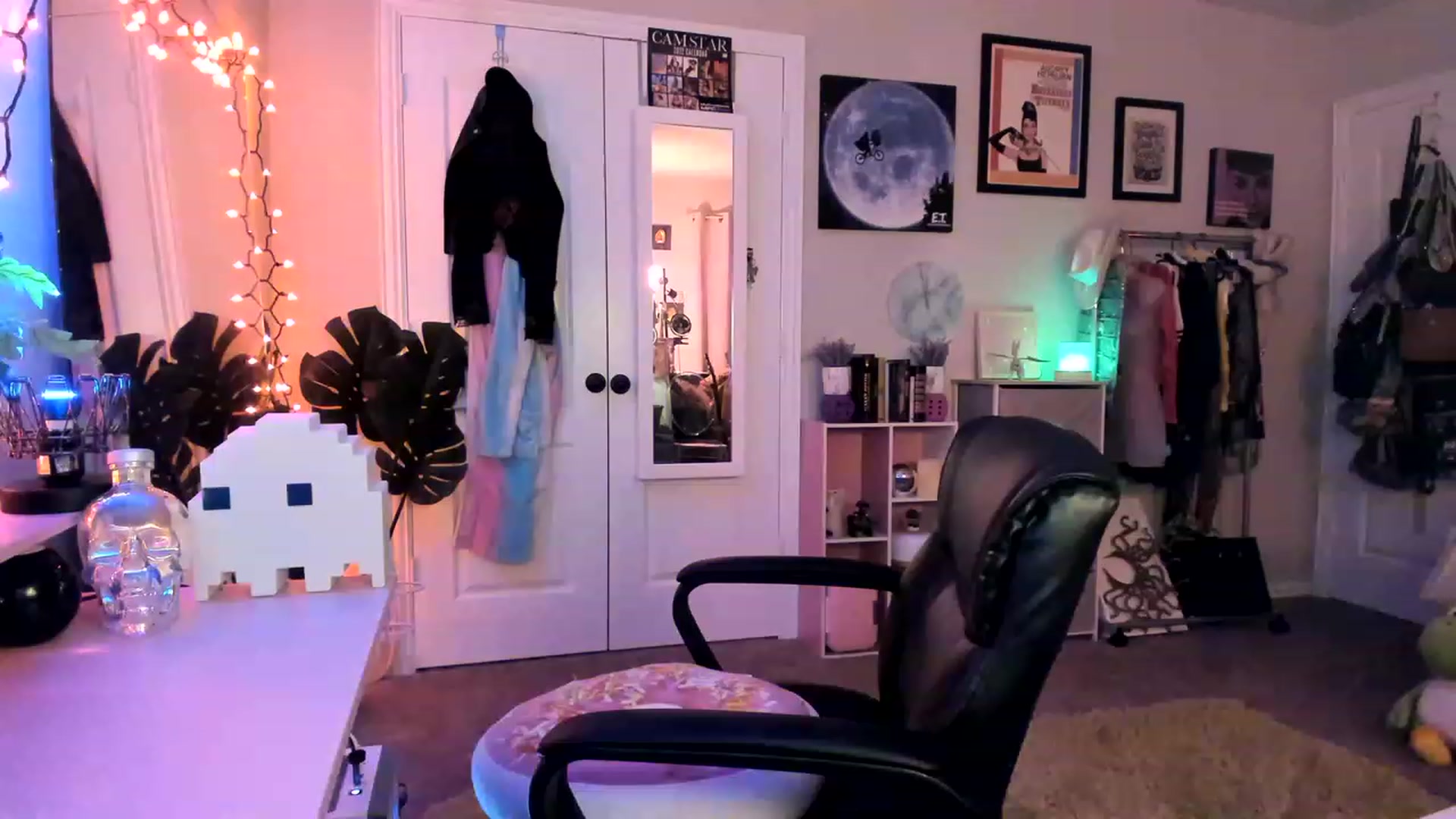 Gallery image thumbnail from AudryLikes's myfreecams stream on, 01/30/2023, 06:16 image 11 of 20