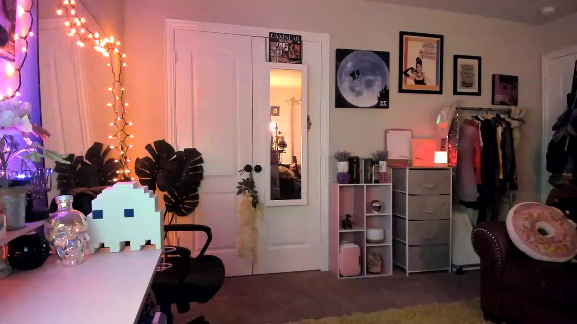 Gallery image thumbnail from AudryLikes's myfreecams stream on, 01/31/2023, 01:17 image 1 of 20
