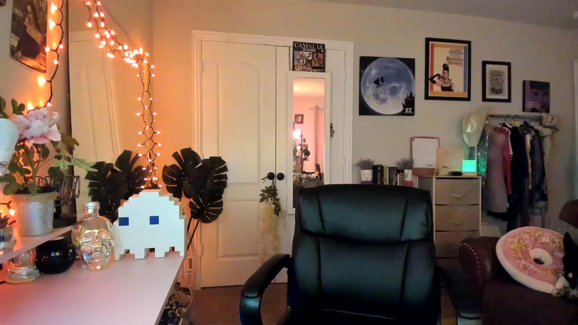 Gallery image thumbnail from AudryLikes's myfreecams stream on, 01/31/2023, 22:18 image 7 of 20