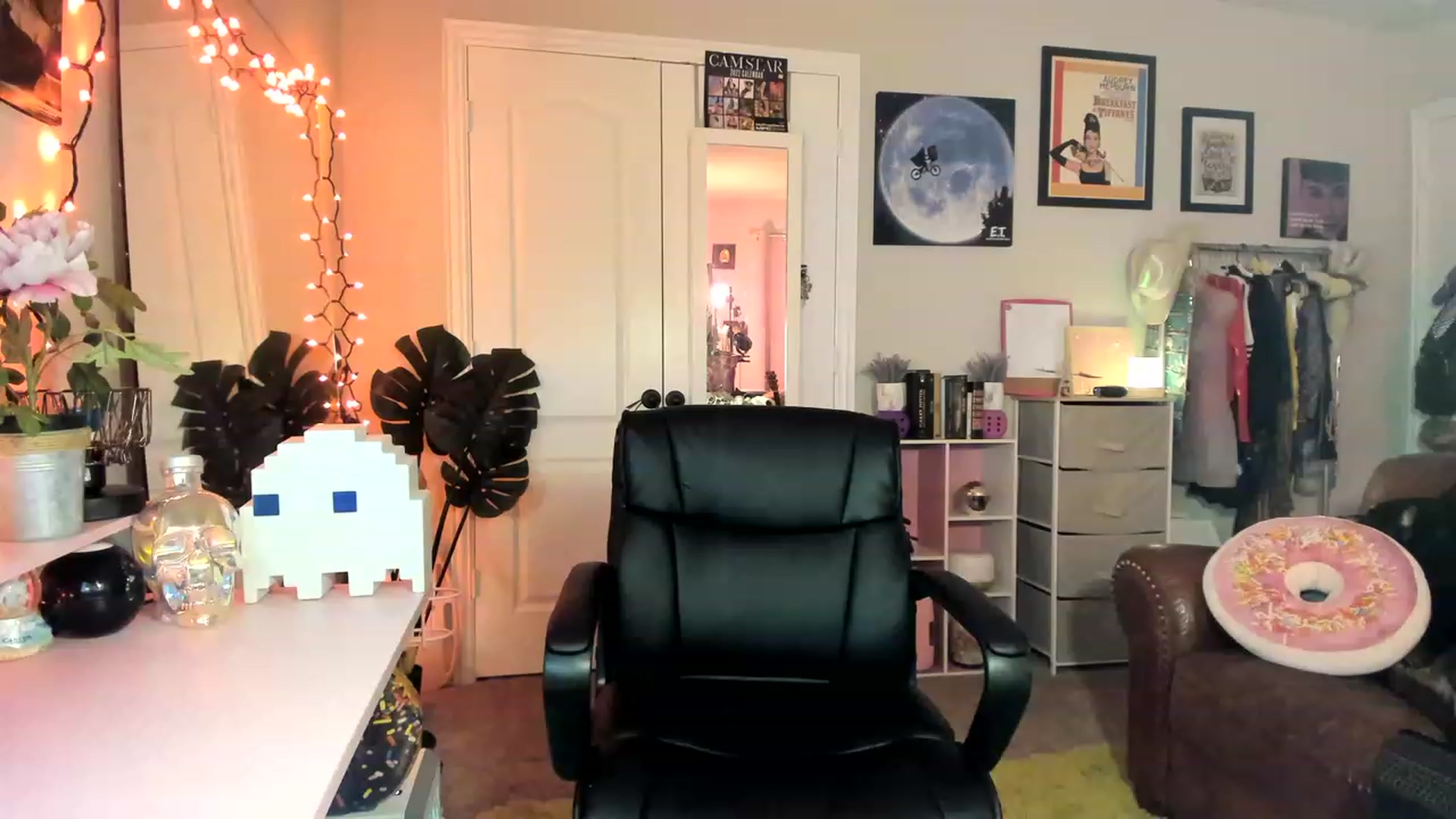 Gallery image thumbnail from AudryLikes's myfreecams stream on, 01/31/2023, 22:18 image 2 of 20
