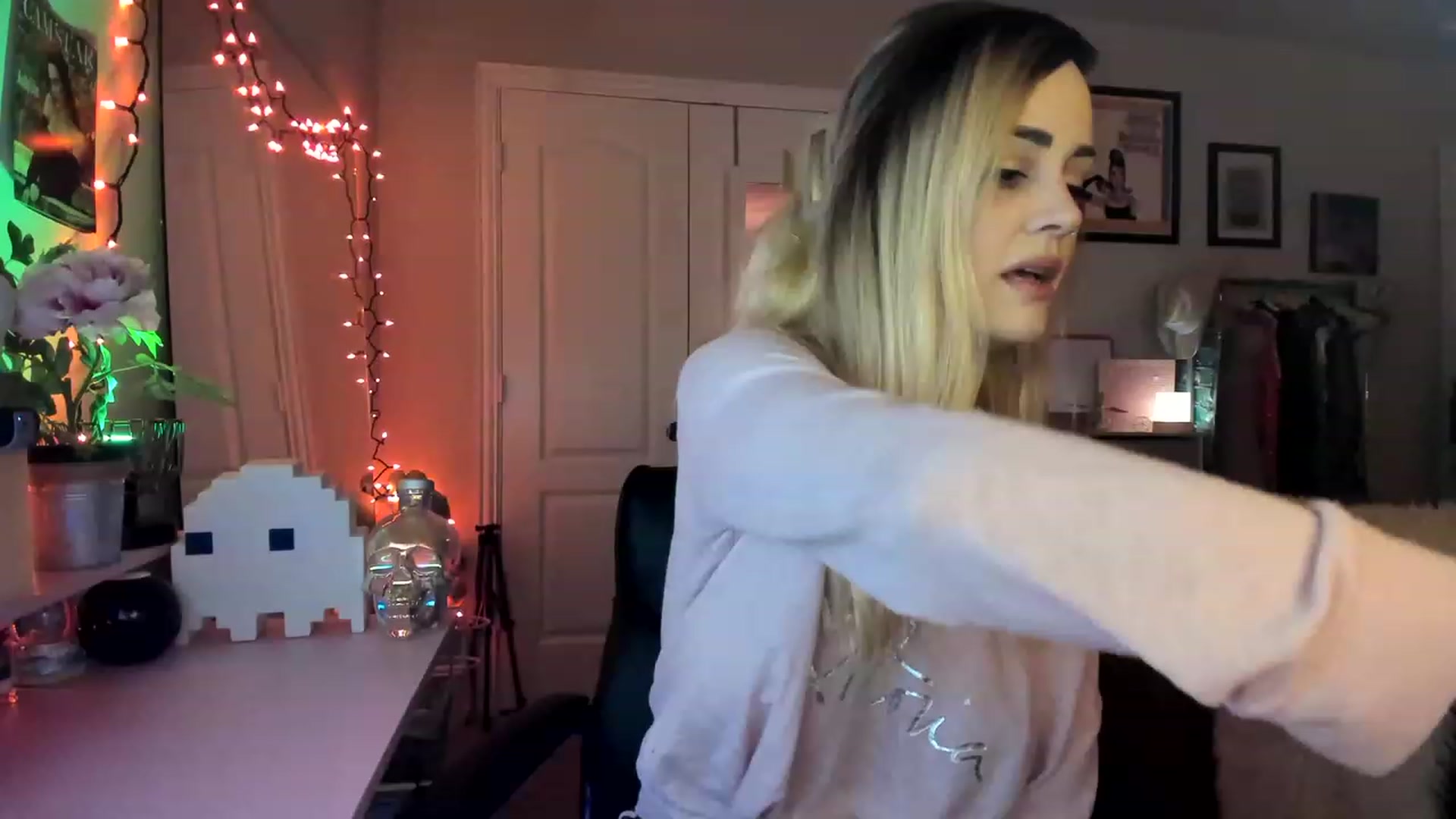 Gallery image thumbnail from AudryLikes's myfreecams stream on, 02/01/2023, 22:03 image 1 of 20