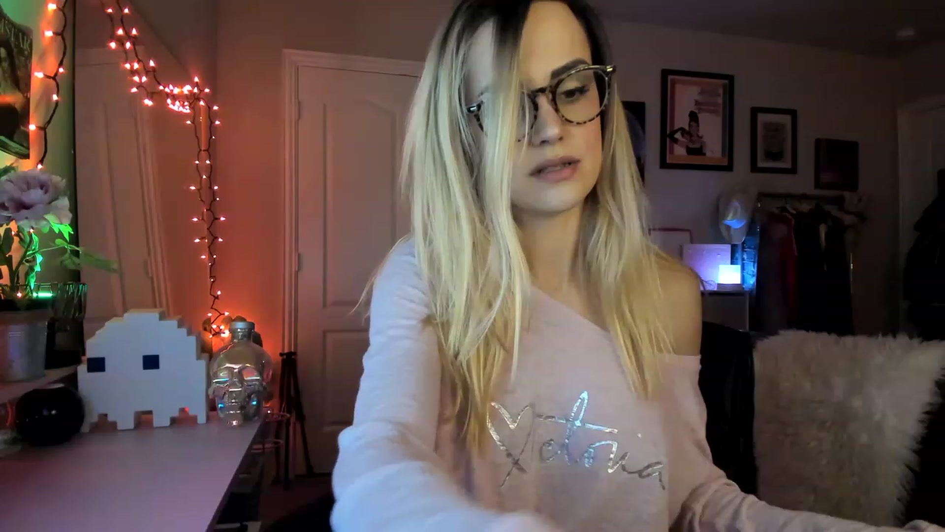 Gallery image thumbnail from AudryLikes's myfreecams stream on, 02/01/2023, 22:03 image 8 of 20