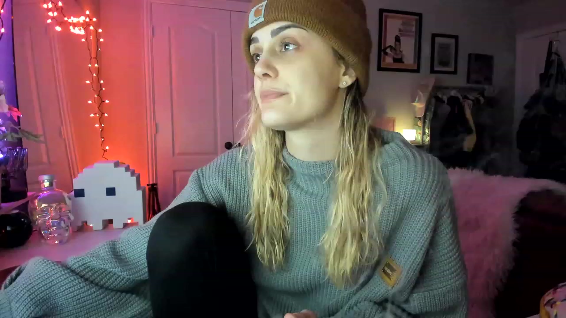 Gallery image thumbnail from AudryLikes's myfreecams stream on, 02/02/2023, 12:02 image 8 of 20