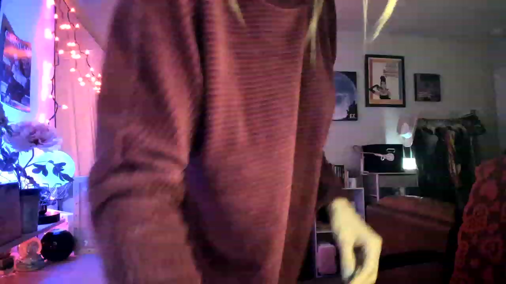 Gallery image thumbnail from AudryLikes's myfreecams stream on, 02/03/2023, 02:56 image 11 of 20