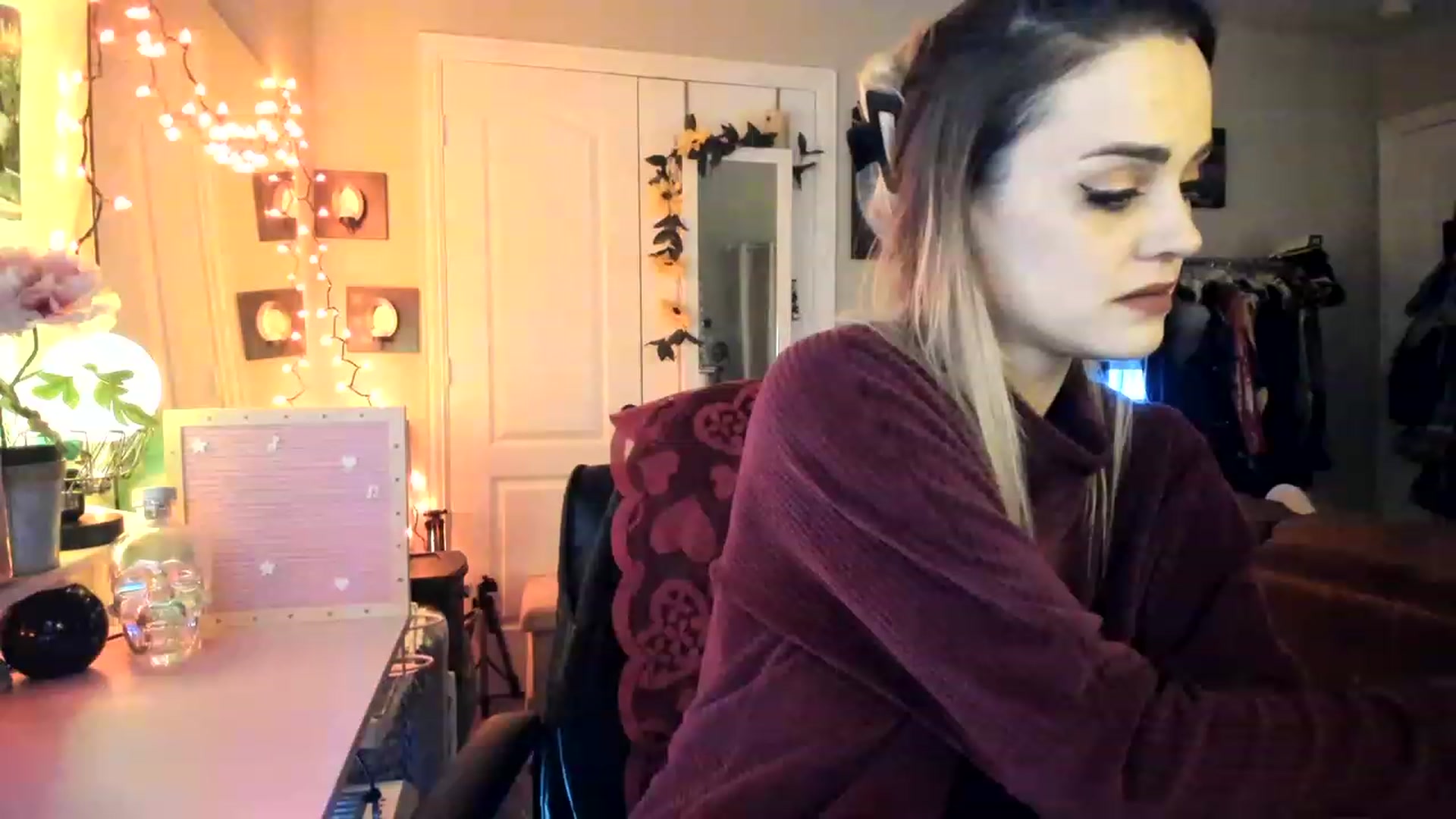 Gallery image thumbnail from AudryLikes's myfreecams stream on, 02/03/2023, 02:56 image 16 of 20