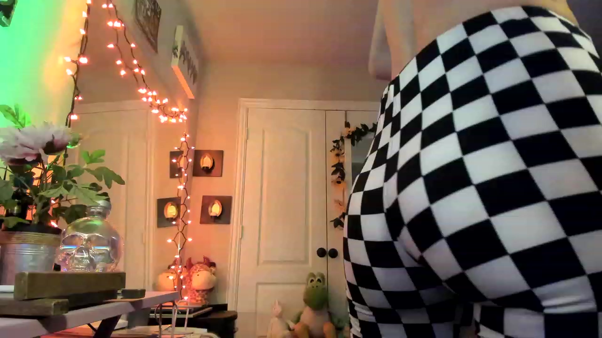 Gallery image thumbnail from AudryLikes's myfreecams stream on, 02/04/2023, 24:50 image 12 of 20