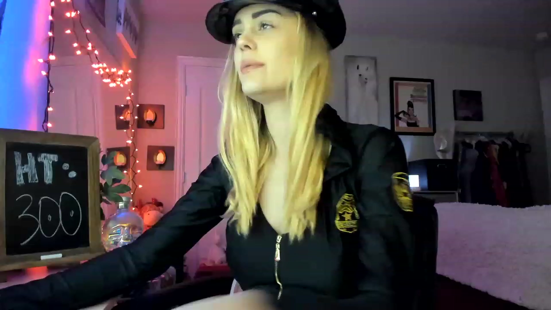 Gallery image thumbnail from AudryLikes's myfreecams stream on, 02/04/2023, 24:50 image 20 of 20