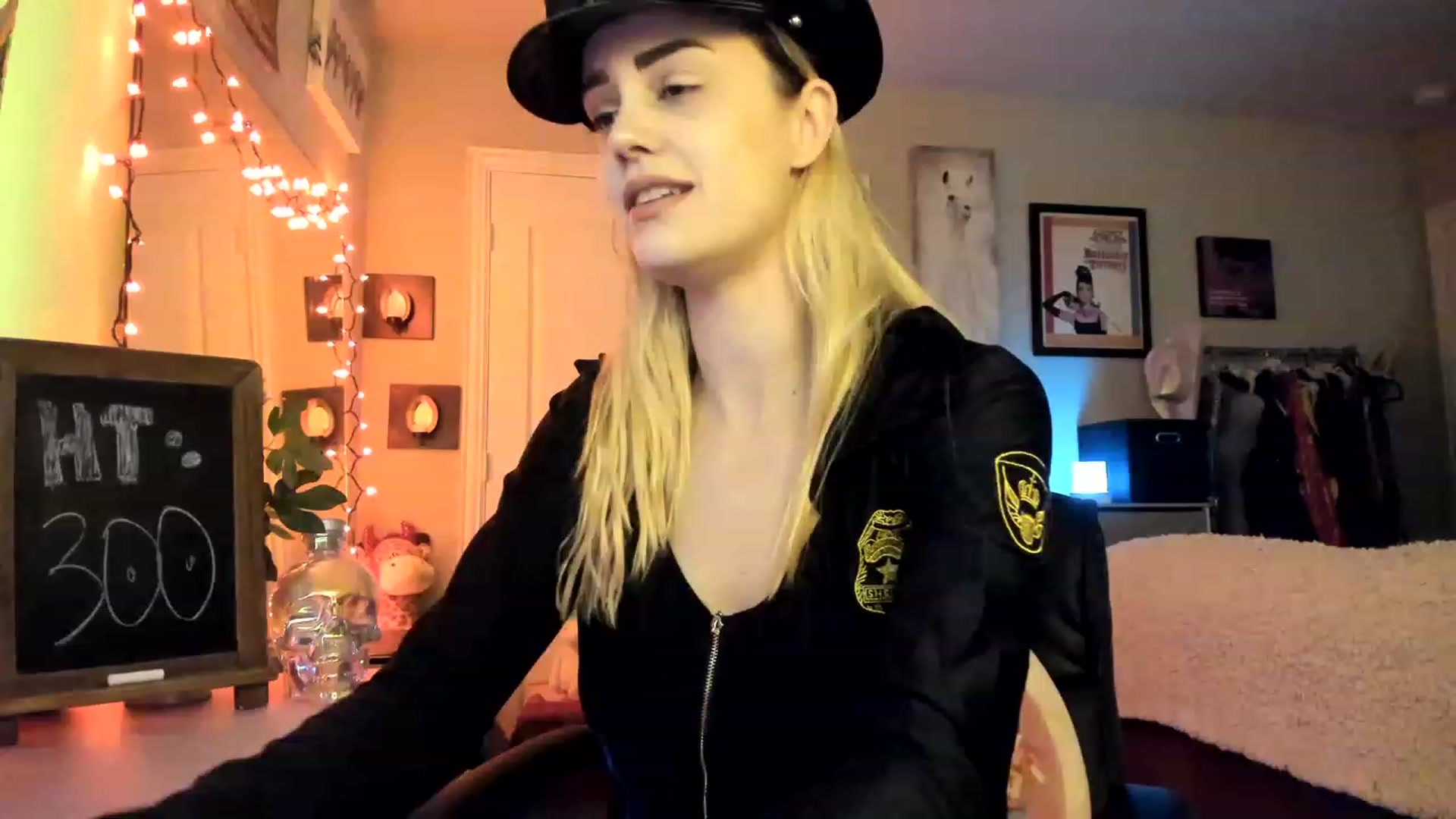 Gallery image thumbnail from AudryLikes's myfreecams stream on, 02/04/2023, 24:50 image 17 of 20