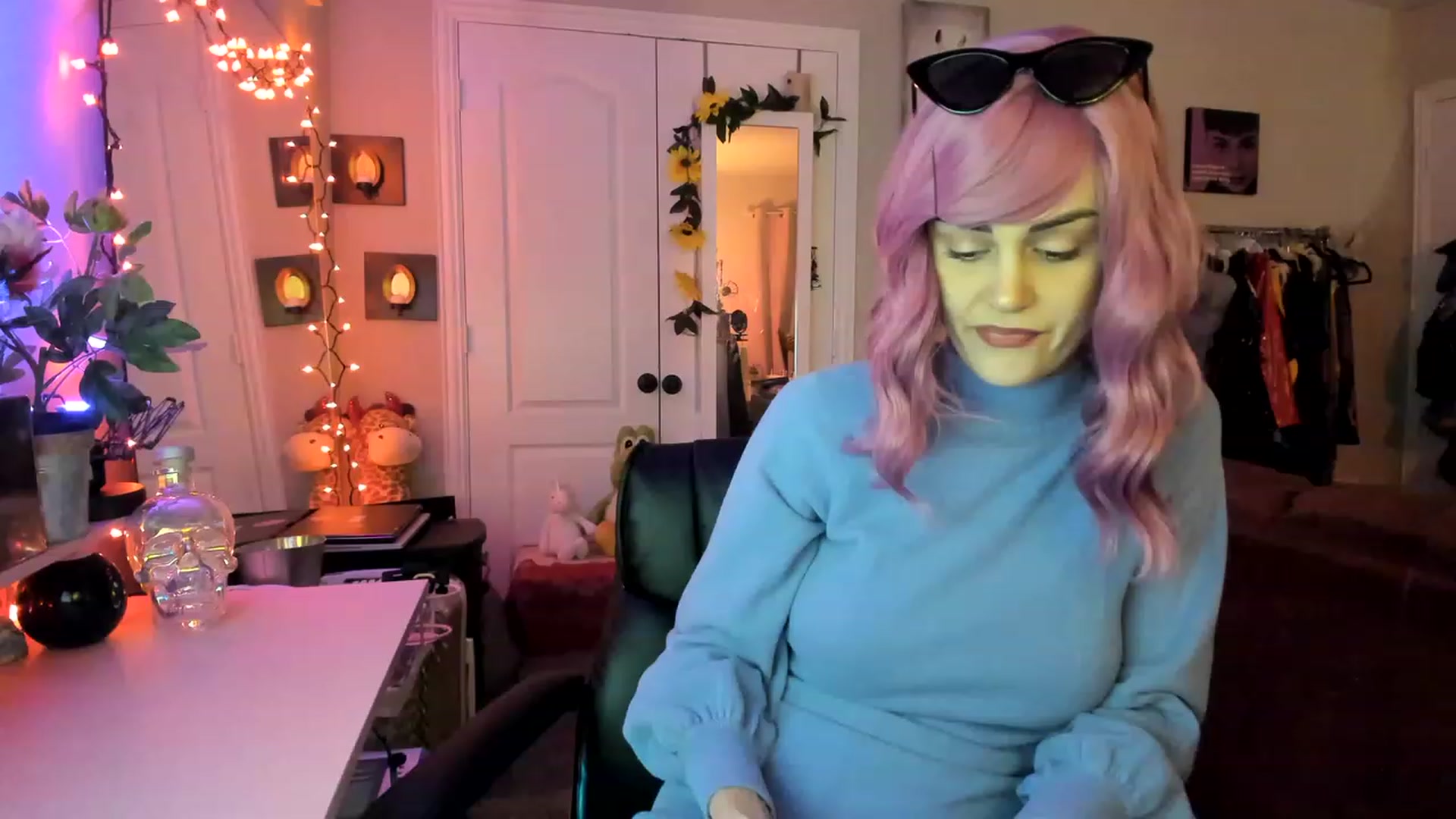 Gallery image thumbnail from AudryLikes's myfreecams stream on, 02/04/2023, 07:45 image 11 of 20