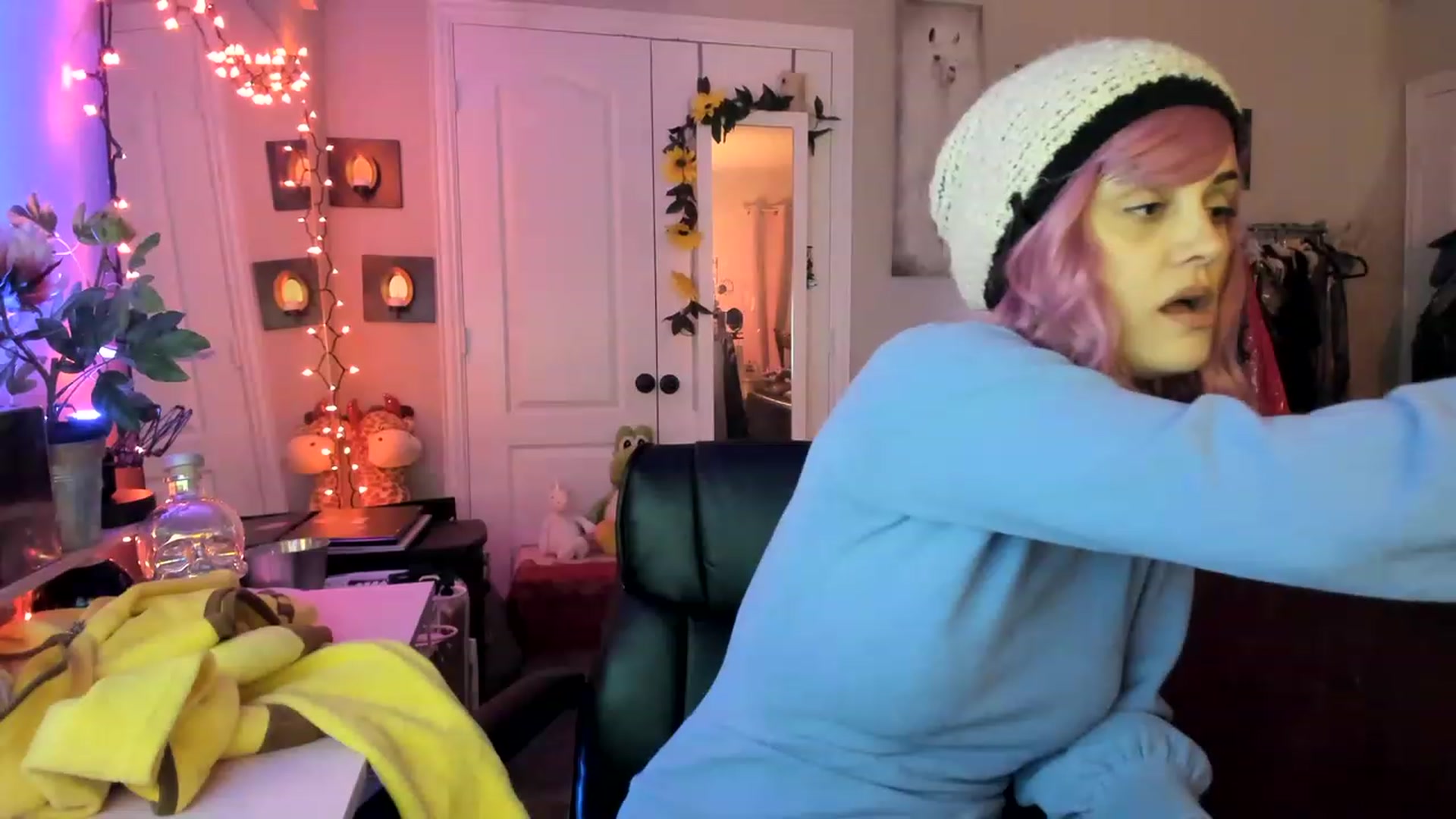Gallery image thumbnail from AudryLikes's myfreecams stream on, 02/04/2023, 08:46 image 13 of 20