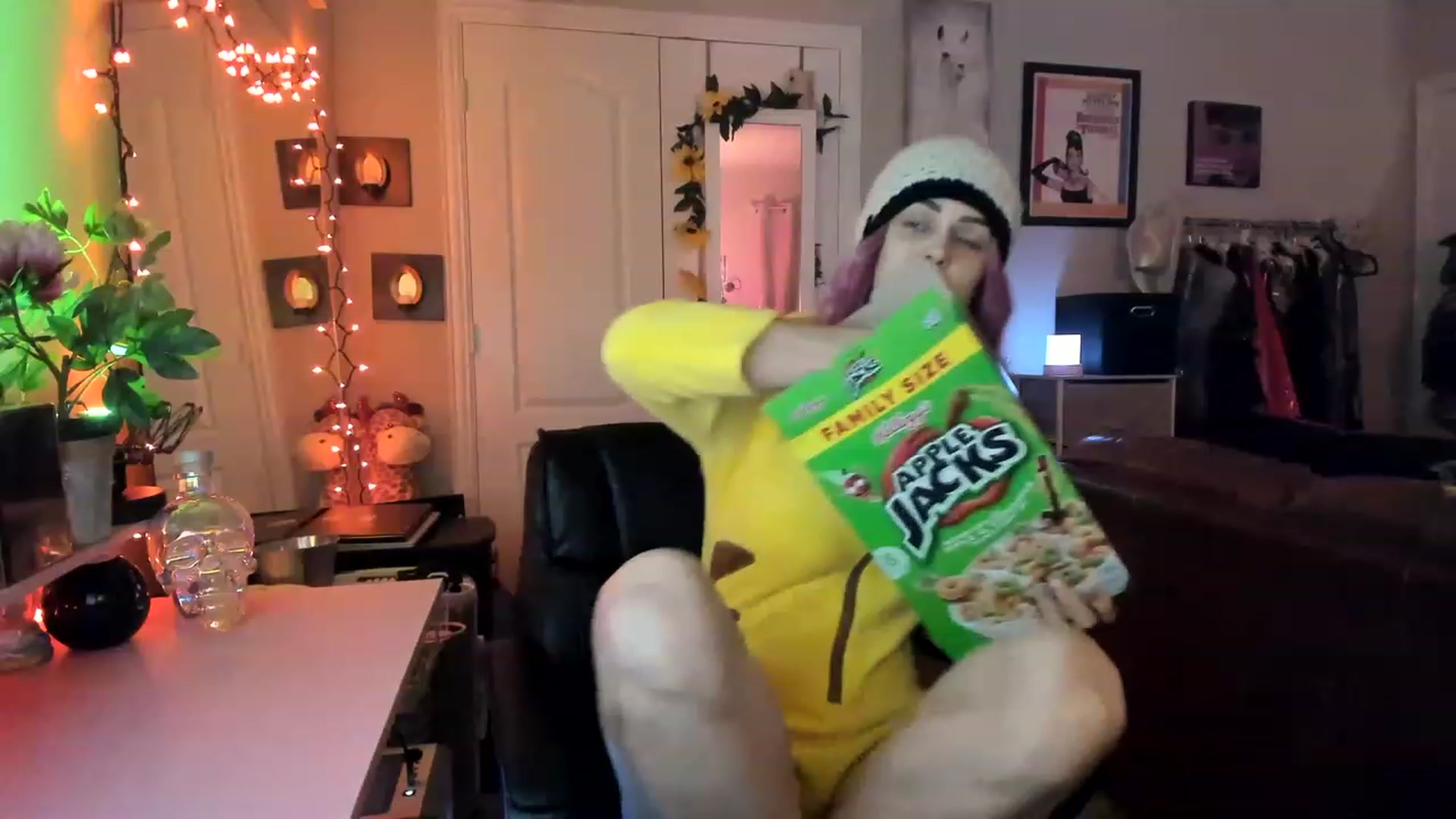 Gallery image thumbnail from AudryLikes's myfreecams stream on, 02/04/2023, 08:46 image 15 of 20