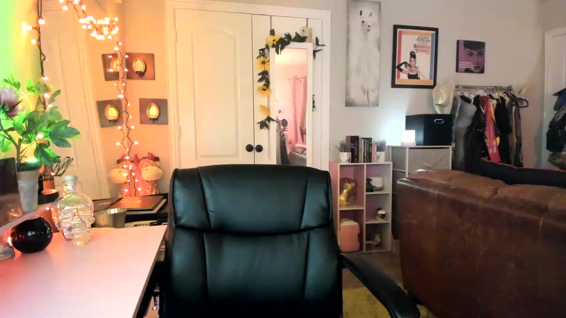 Gallery image thumbnail from AudryLikes's myfreecams stream on, 02/04/2023, 08:46 image 9 of 20