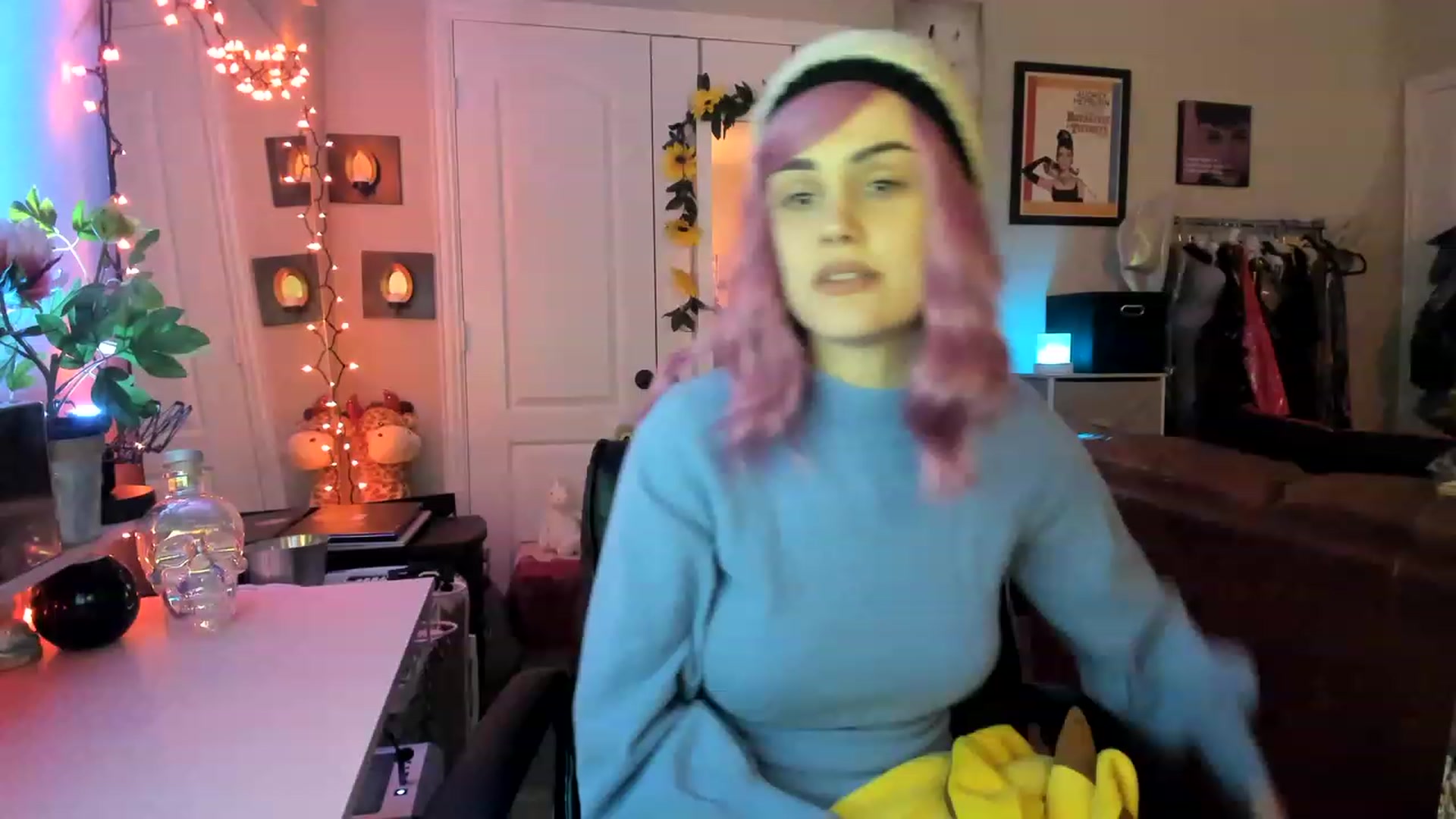 Gallery image thumbnail from AudryLikes's myfreecams stream on, 02/04/2023, 08:46 image 11 of 20