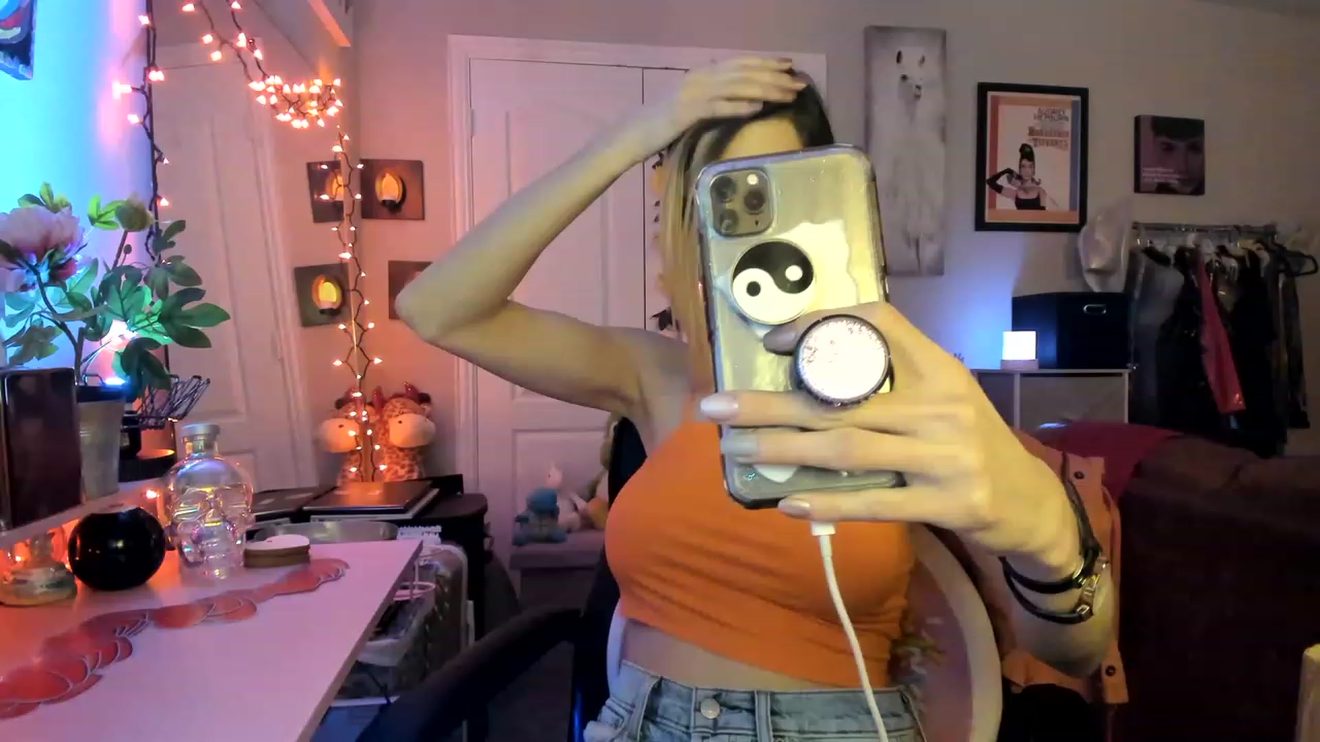 Gallery image thumbnail from AudryLikes's myfreecams stream on, 02/05/2023, 04:09 image 19 of 20