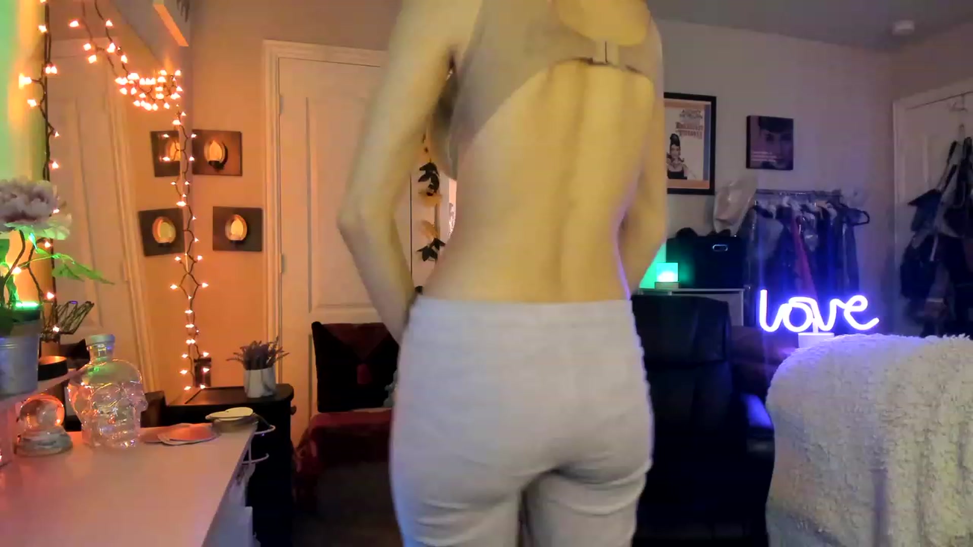 Gallery image thumbnail from AudryLikes's myfreecams stream on, 02/07/2023, 03:49 image 11 of 20