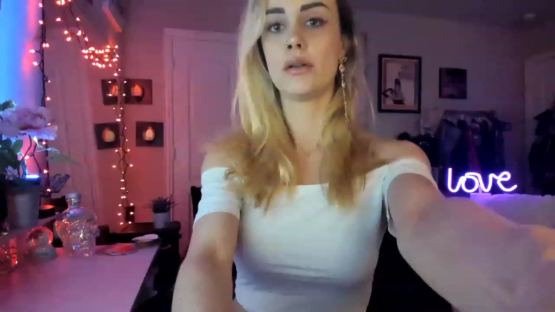 Gallery image thumbnail from AudryLikes's myfreecams stream on, 02/07/2023, 03:49 image 3 of 20