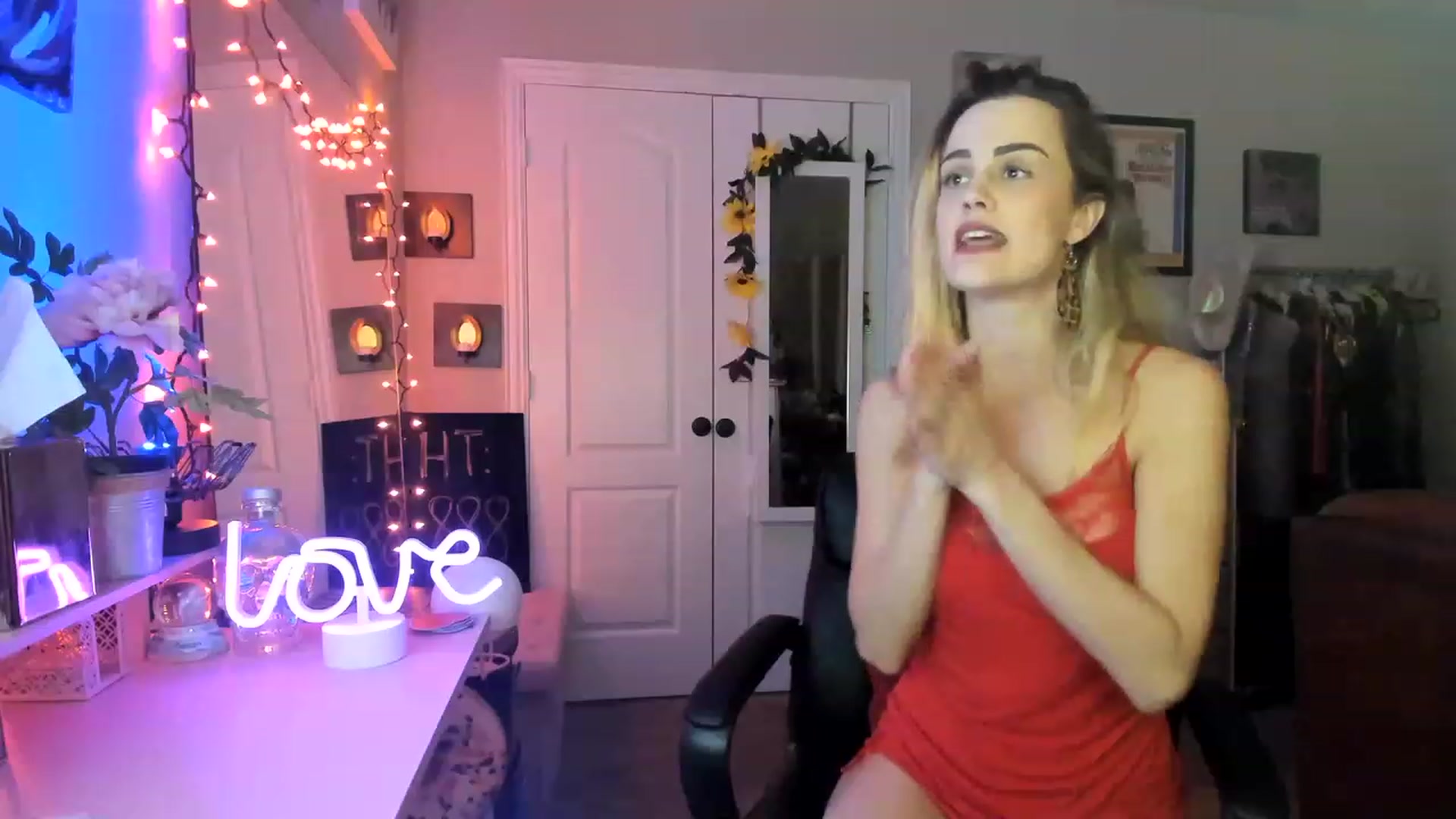 Gallery image thumbnail from AudryLikes's myfreecams stream on, 02/09/2023, 06:05 image 13 of 20
