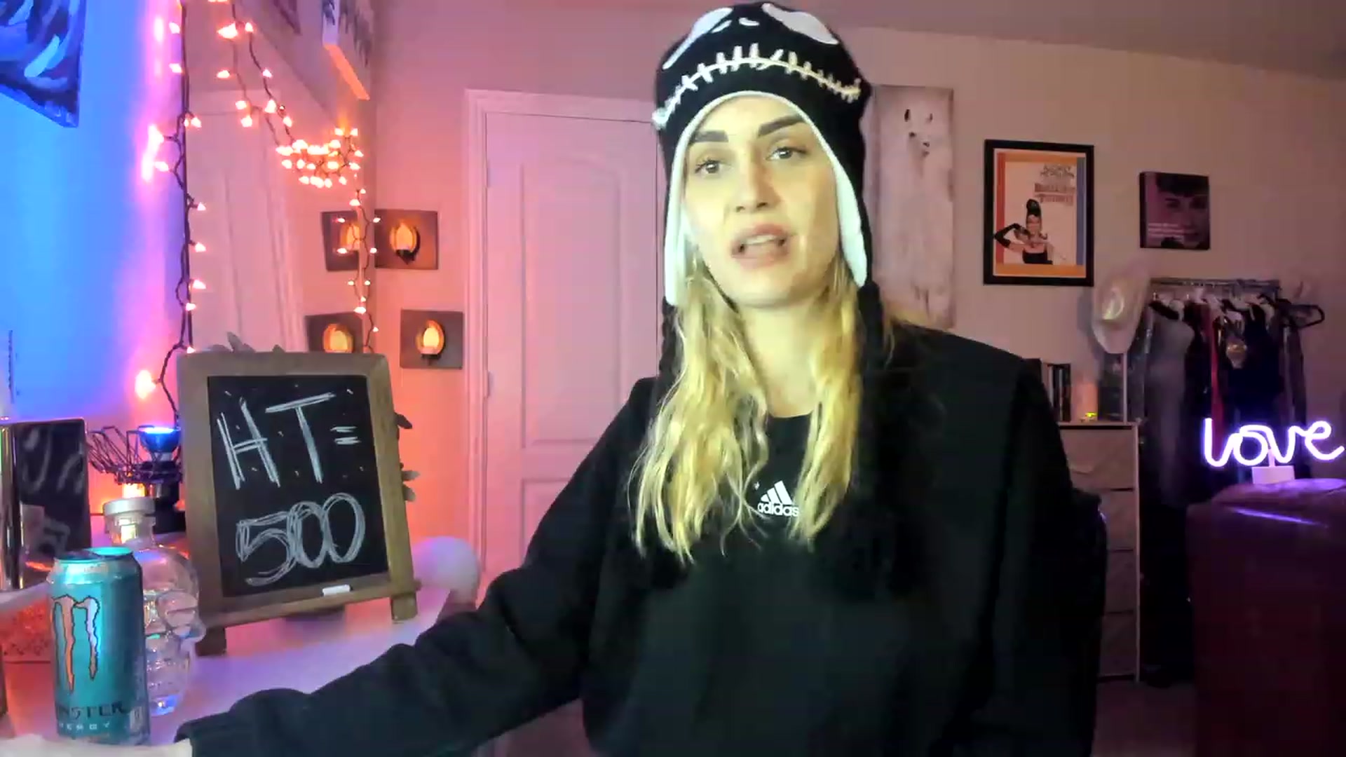 Gallery image thumbnail from AudryLikes's myfreecams stream on, 02/10/2023, 08:41 image 3 of 20