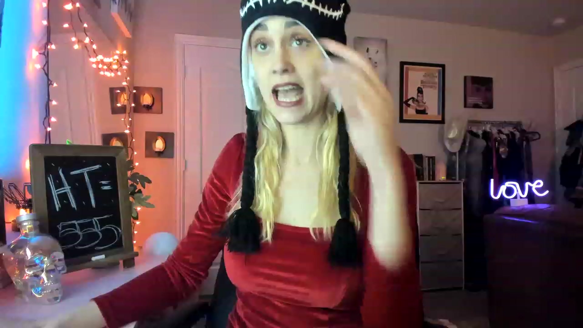 Gallery image thumbnail from AudryLikes's myfreecams stream on, 02/10/2023, 08:41 image 18 of 20