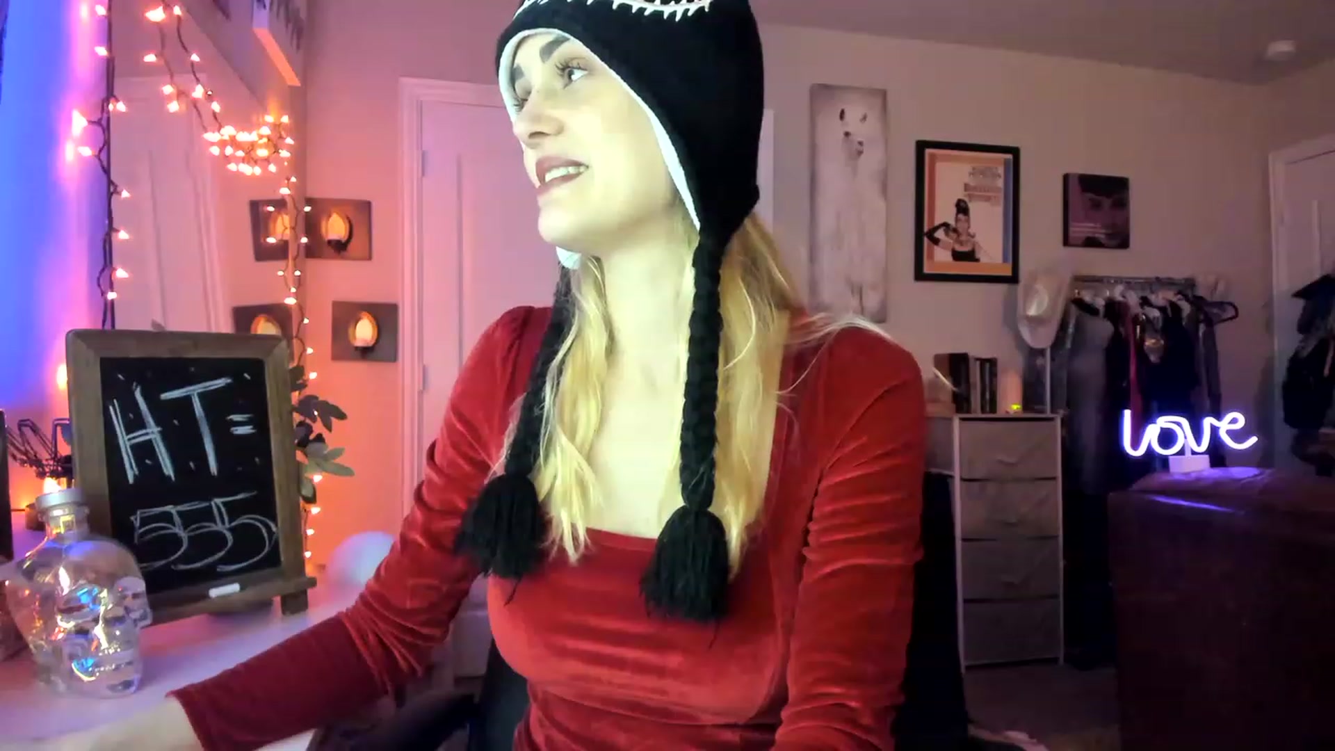 Gallery image thumbnail from AudryLikes's myfreecams stream on, 02/10/2023, 08:41 image 19 of 20