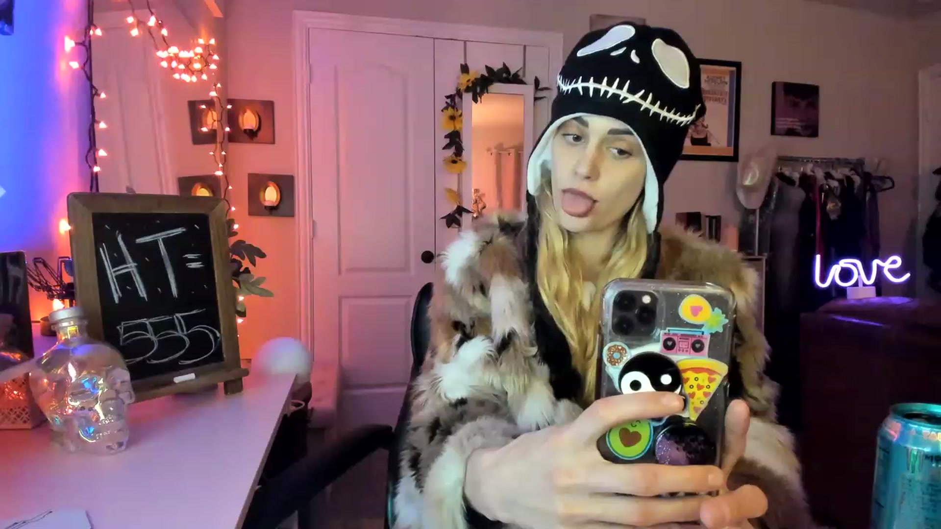 Gallery image thumbnail from AudryLikes's myfreecams stream on, 02/10/2023, 09:55 image 5 of 20