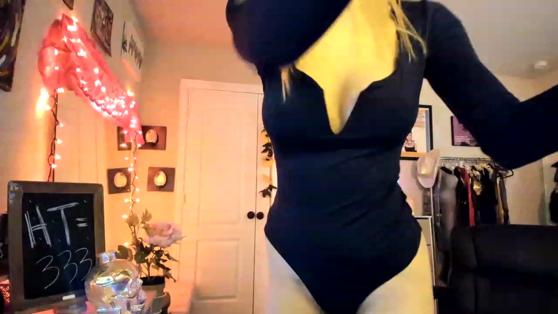 Gallery image thumbnail from AudryLikes's myfreecams stream on, 02/11/2023, 06:55 image 13 of 20