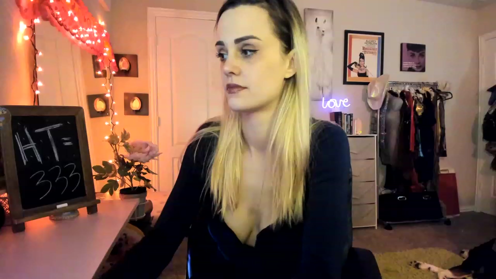 Gallery image thumbnail from AudryLikes's myfreecams stream on, 02/11/2023, 06:55 image 10 of 20