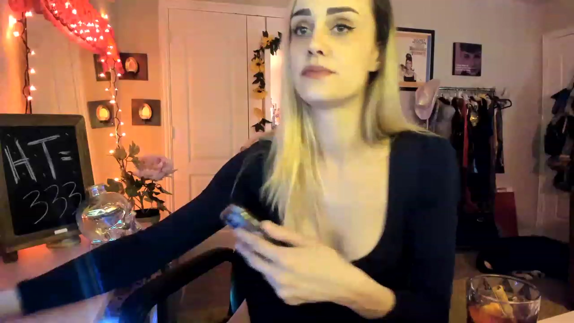 Gallery image thumbnail from AudryLikes's myfreecams stream on, 02/11/2023, 06:55 image 19 of 20