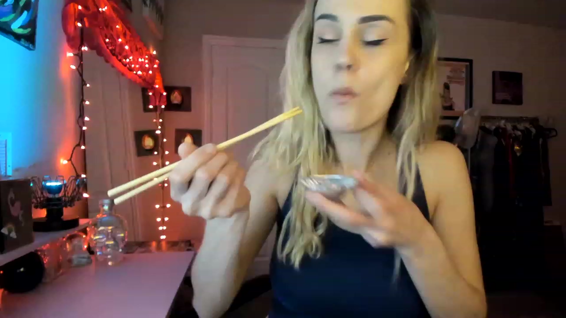 Gallery image thumbnail from AudryLikes's myfreecams stream on, 02/12/2023, 03:19 image 6 of 20