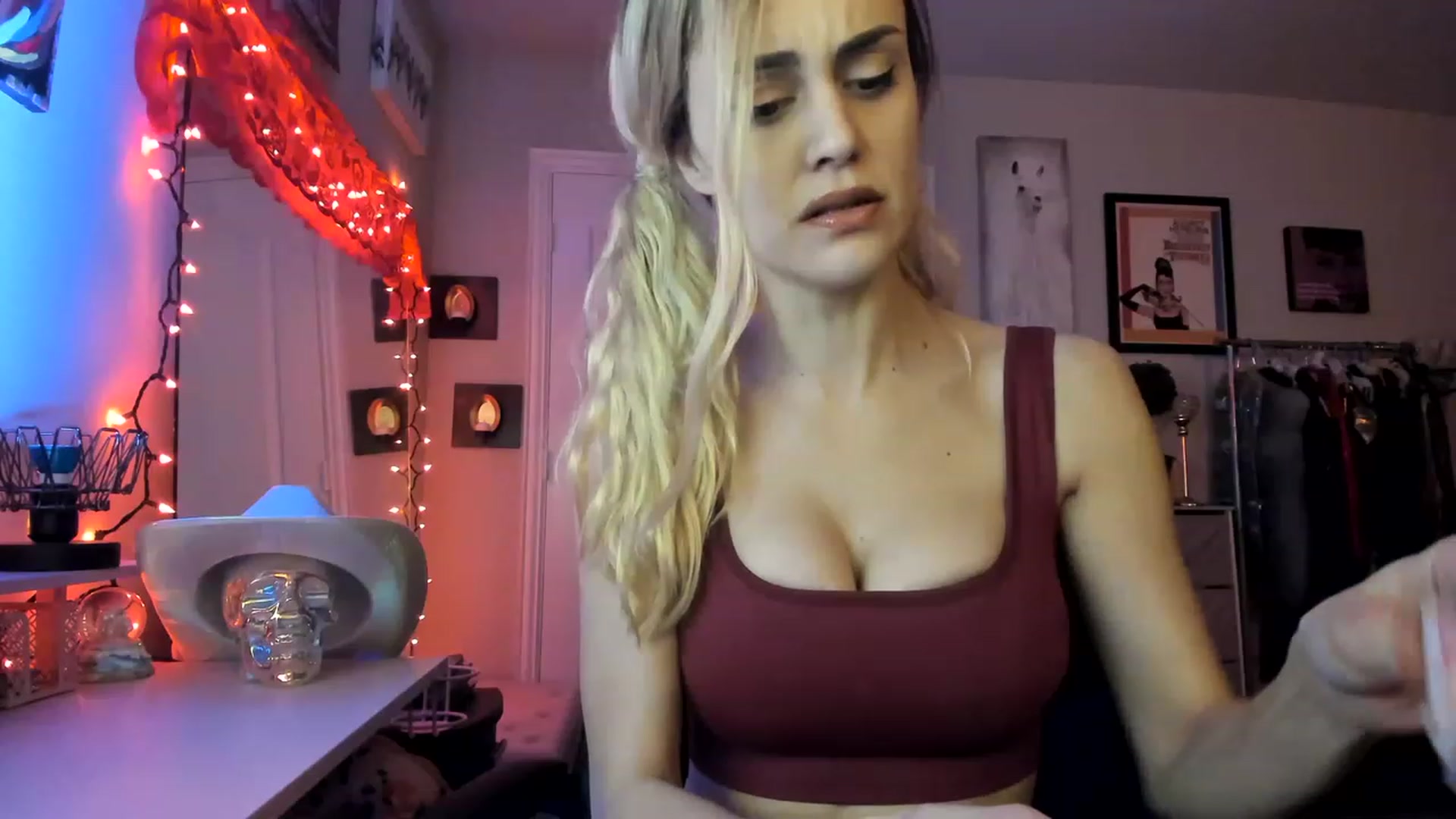 Gallery image thumbnail from AudryLikes's myfreecams stream on, 02/12/2023, 04:30 image 12 of 20