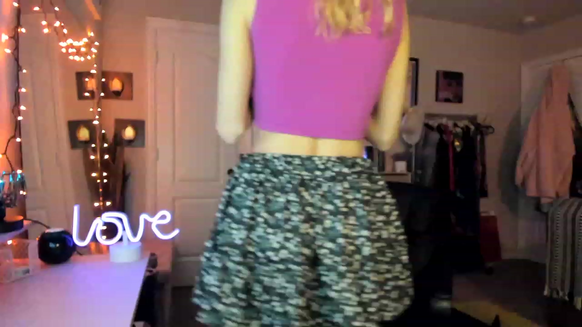 Gallery image thumbnail from AudryLikes's myfreecams stream on, 02/17/2023, 01:27 image 12 of 20