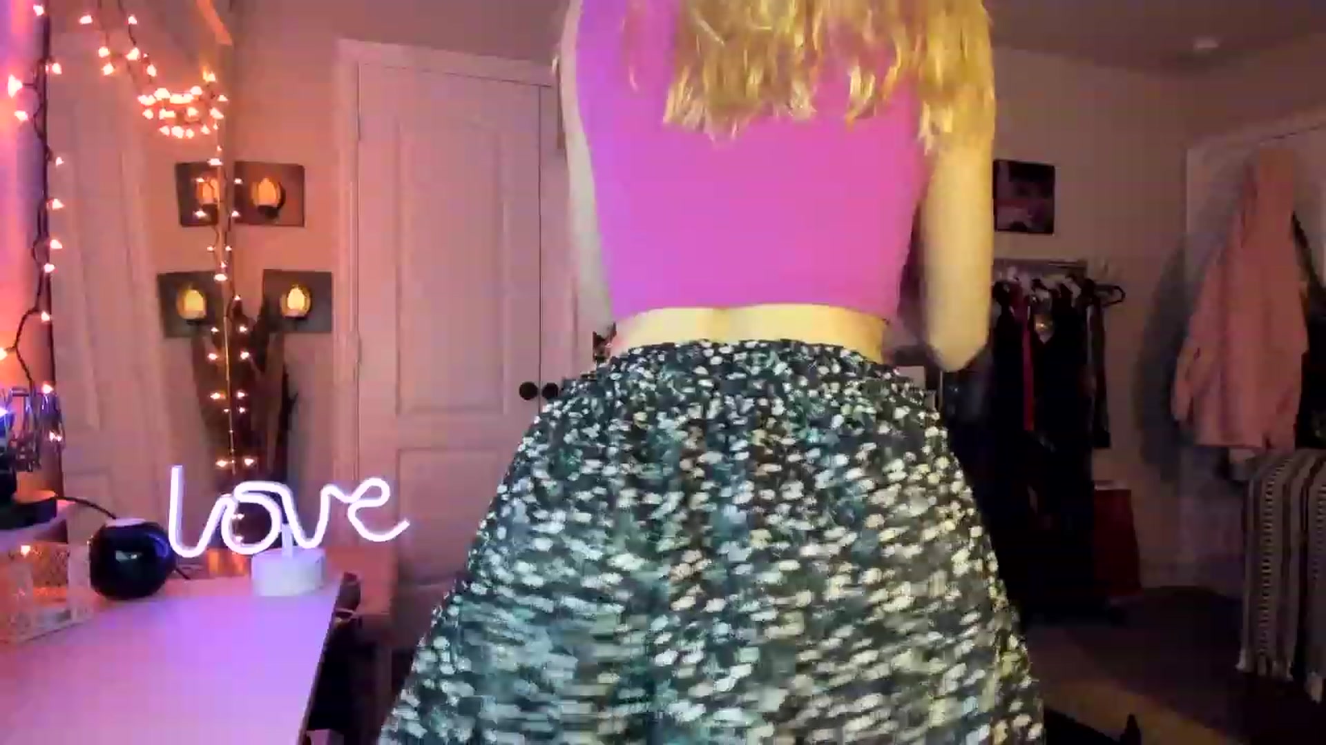 Gallery image thumbnail from AudryLikes's myfreecams stream on, 02/17/2023, 01:27 image 14 of 20