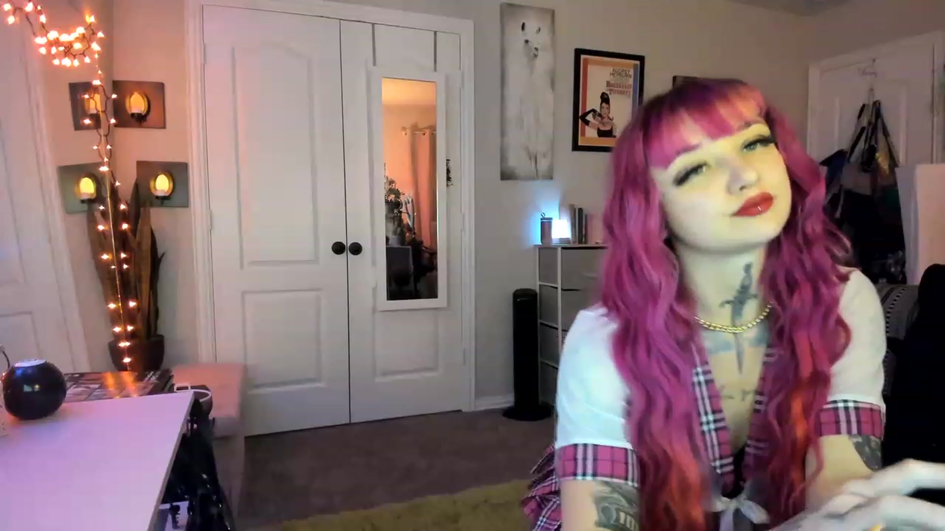 Gallery image thumbnail from AudryLikes's myfreecams stream on, 02/17/2023, 07:00 image 7 of 20
