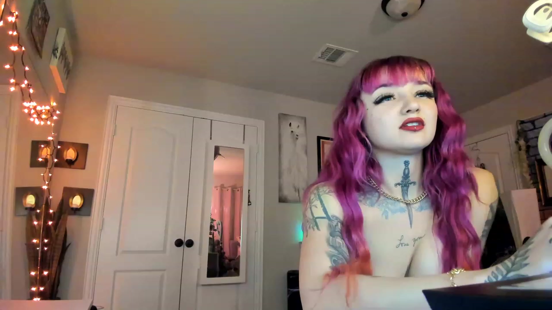 Gallery image thumbnail from AudryLikes's myfreecams stream on, 02/17/2023, 09:05 image 18 of 20