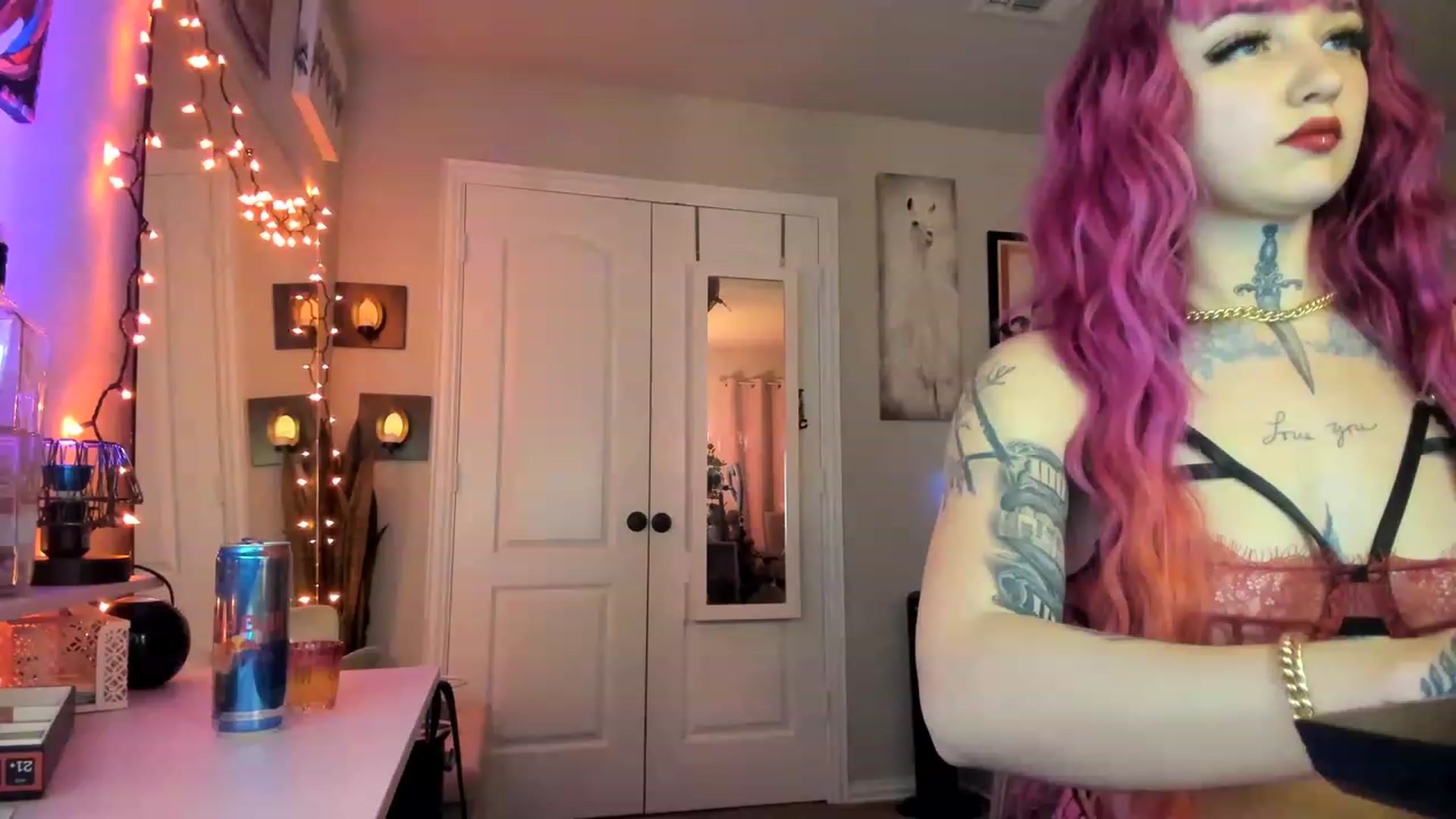 Gallery image thumbnail from AudryLikes's myfreecams stream on, 02/17/2023, 09:05 image 6 of 20