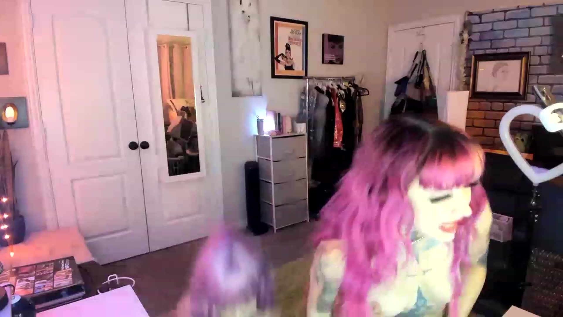 Gallery image thumbnail from AudryLikes's myfreecams stream on, 02/17/2023, 09:35 image 7 of 20
