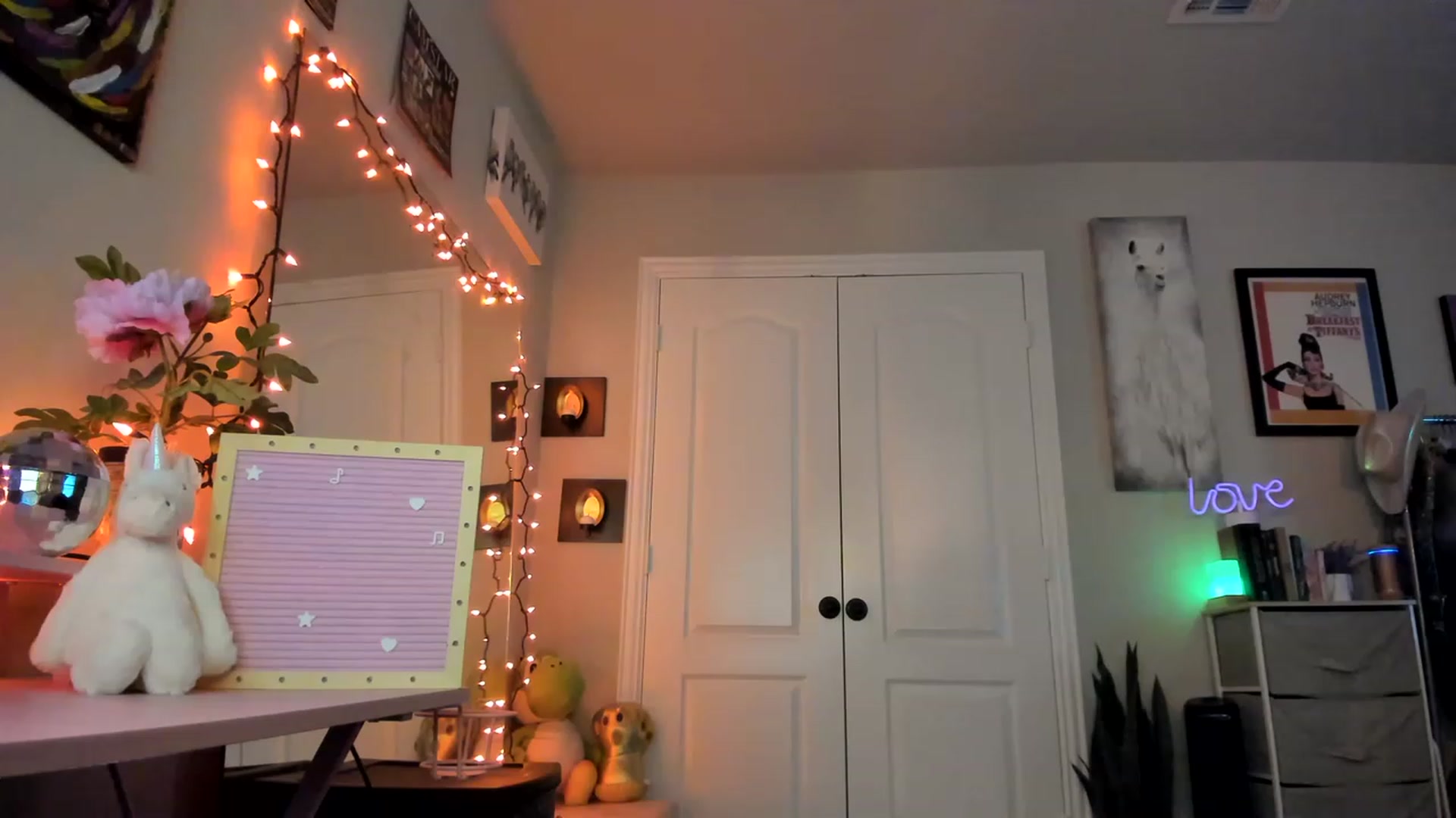 Gallery image thumbnail from AudryLikes's myfreecams stream on, 02/23/2023, 23:07 image 5 of 20