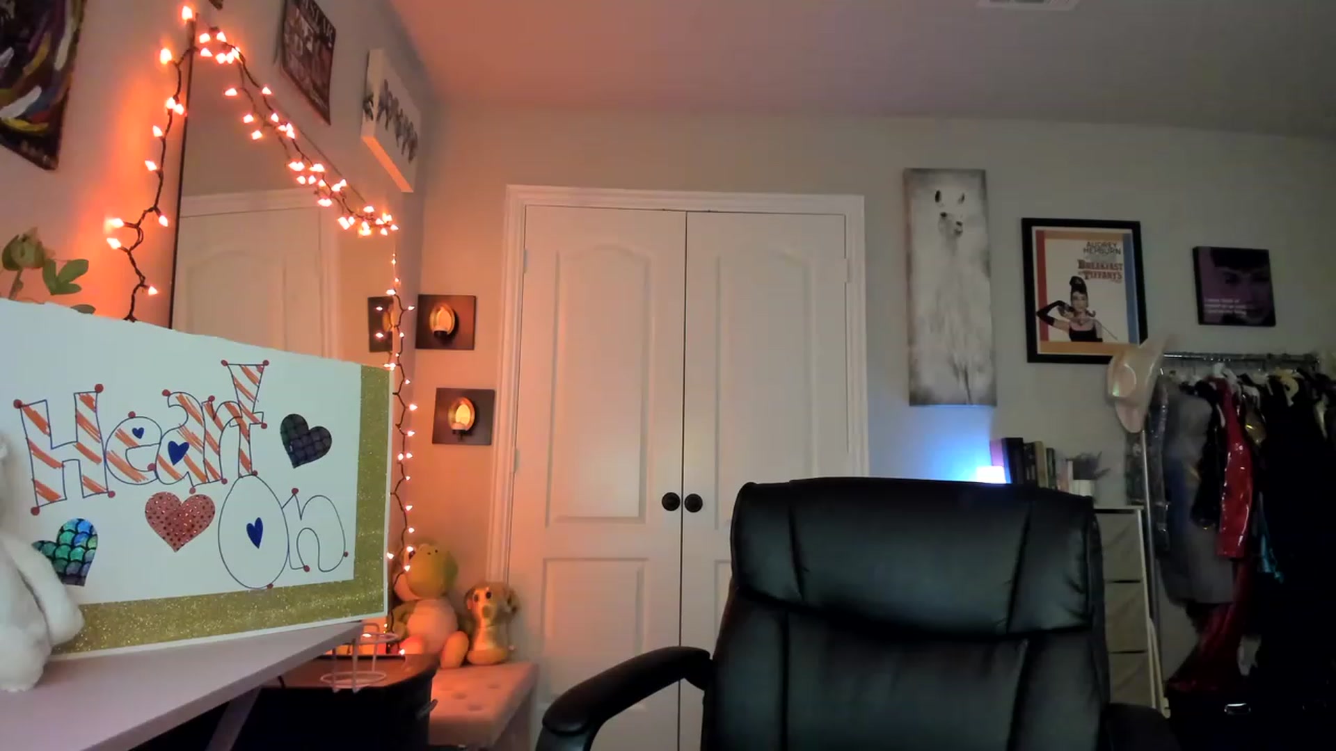 Gallery image thumbnail from AudryLikes's myfreecams stream on, 02/28/2023, 04:40 image 2 of 20
