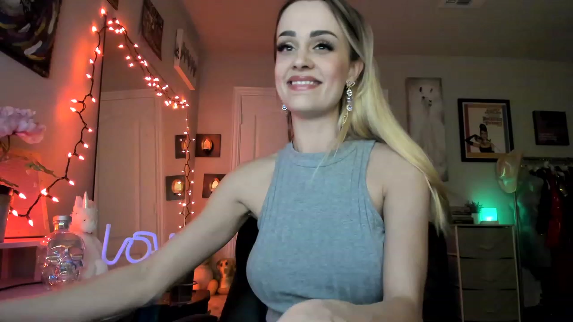 Gallery image thumbnail from AudryLikes's myfreecams stream on, 03/06/2023, 04:19 image 14 of 20