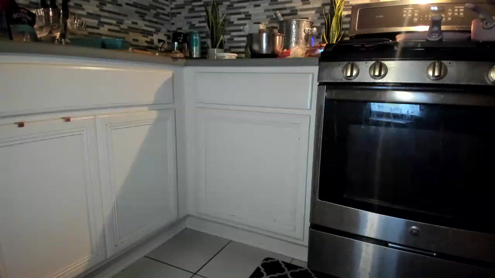Gallery image thumbnail from AudryLikes's myfreecams stream on, 03/08/2023, 04:02 image 1 of 20