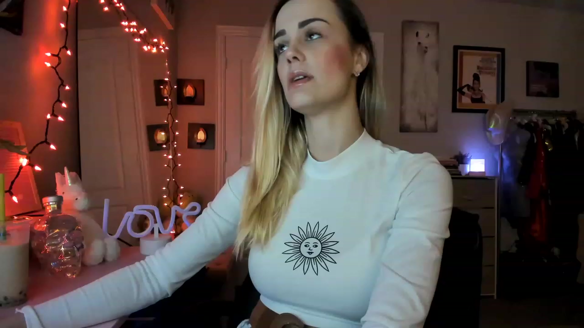 Gallery image thumbnail from AudryLikes's myfreecams stream on, 03/09/2023, 23:43 image 3 of 20