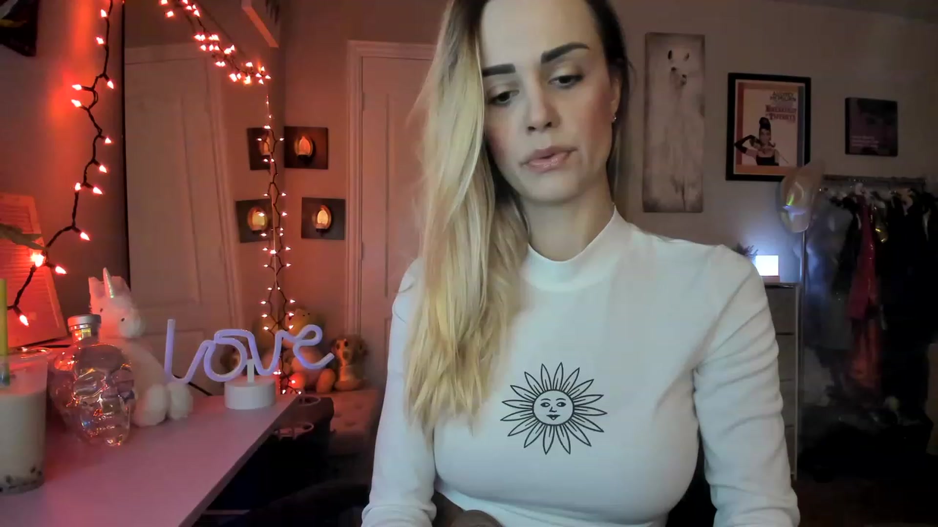 Gallery image thumbnail from AudryLikes's myfreecams stream on, 03/09/2023, 23:43 image 4 of 20