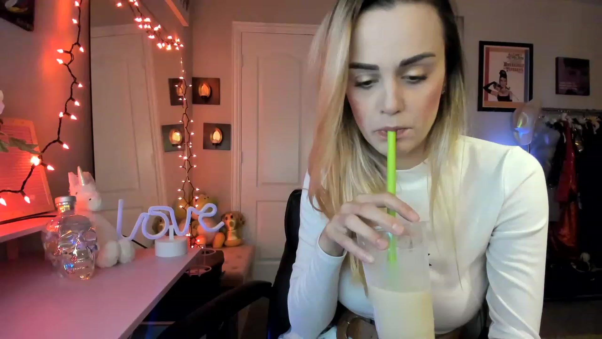Gallery image thumbnail from AudryLikes's myfreecams stream on, 03/09/2023, 23:43 image 13 of 20