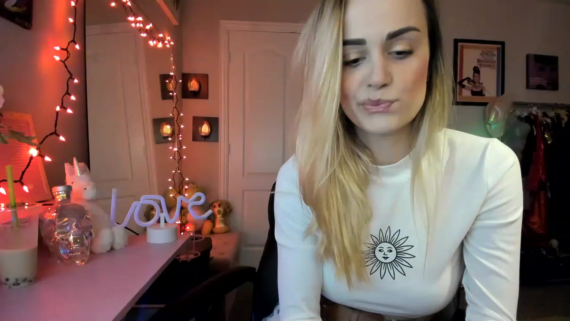 Gallery image thumbnail from AudryLikes's myfreecams stream on, 03/09/2023, 23:43 image 14 of 20