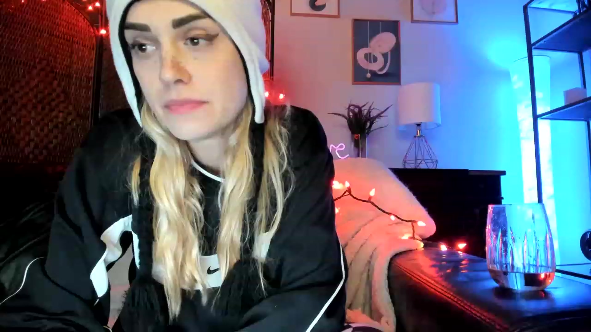 Gallery image thumbnail from AudryLikes's myfreecams stream on, 03/13/2023, 07:55 image 9 of 20