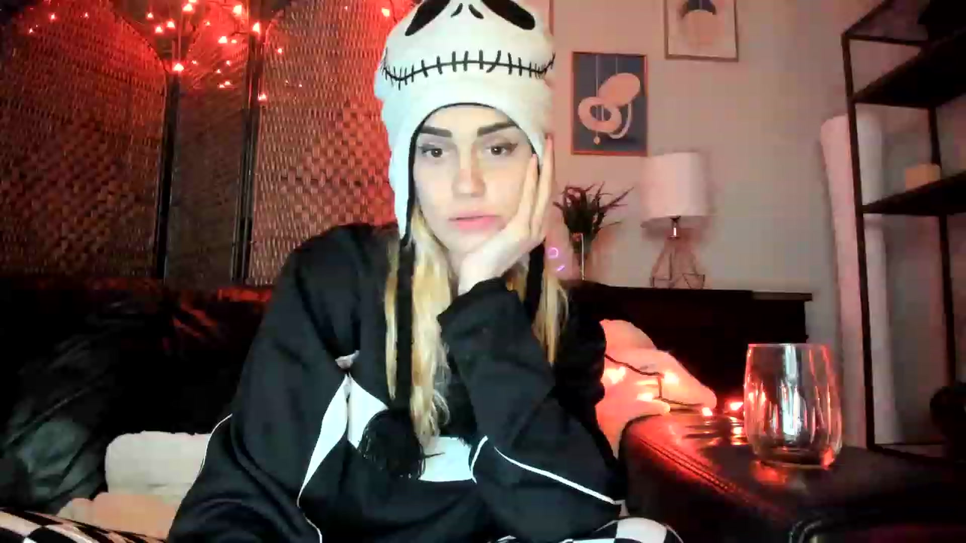 Gallery image thumbnail from AudryLikes's myfreecams stream on, 03/13/2023, 07:55 image 16 of 20