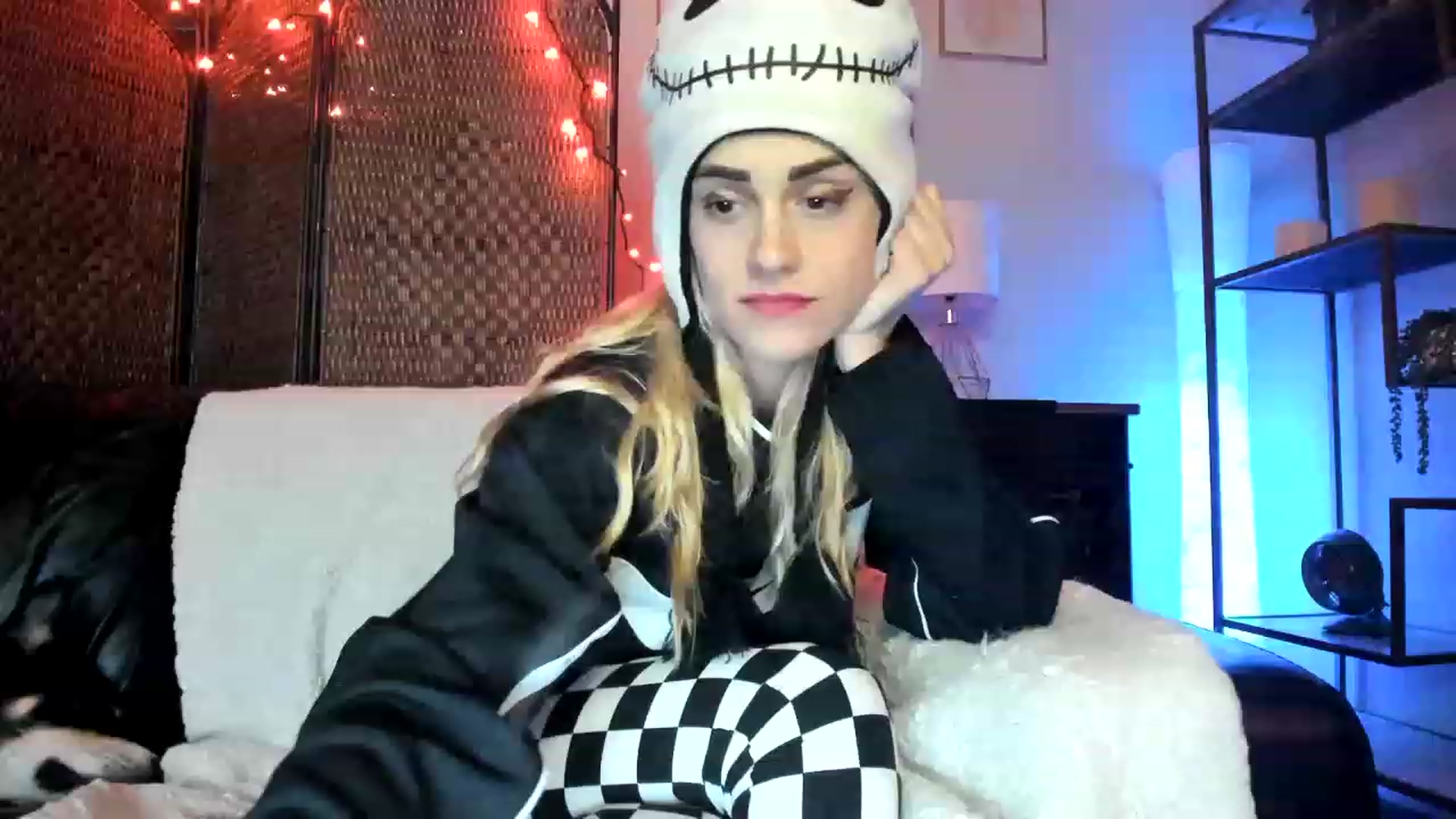 Gallery image thumbnail from AudryLikes's myfreecams stream on, 03/13/2023, 07:55 image 1 of 20