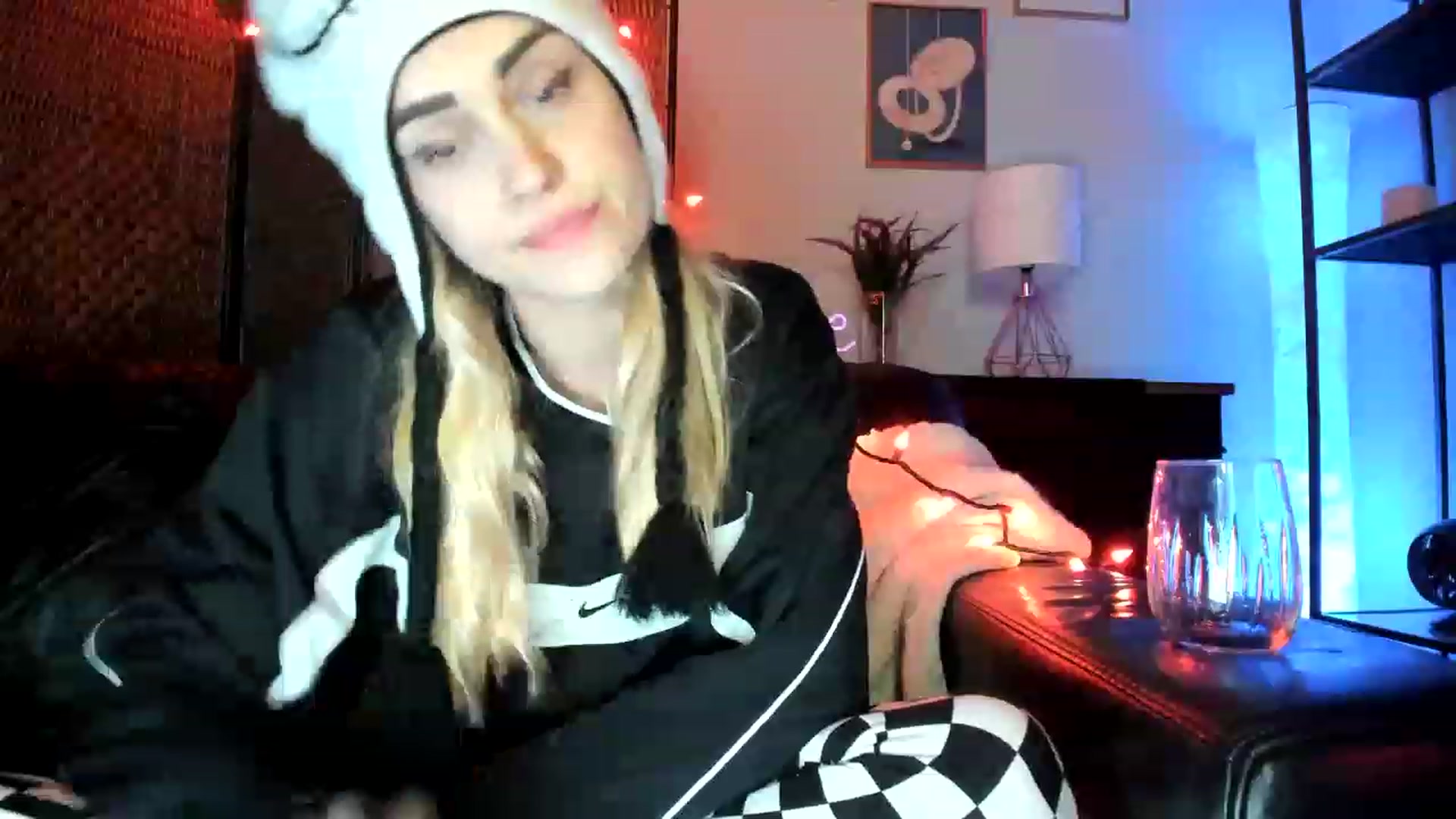 Gallery image thumbnail from AudryLikes's myfreecams stream on, 03/13/2023, 07:55 image 14 of 20
