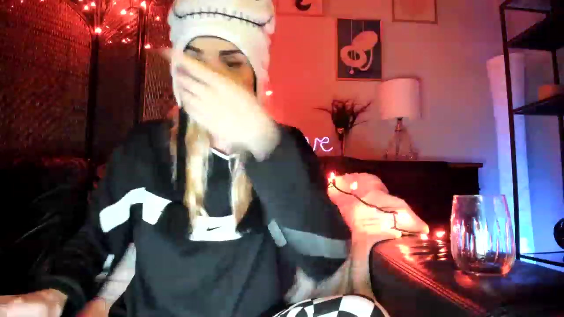 Gallery image thumbnail from AudryLikes's myfreecams stream on, 03/13/2023, 07:55 image 13 of 20