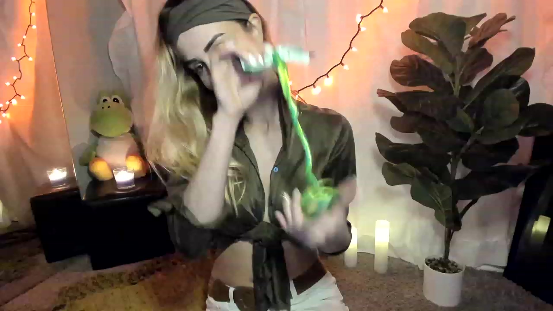 Gallery image thumbnail from AudryLikes's myfreecams stream on, 03/16/2023, 22:22 image 10 of 20